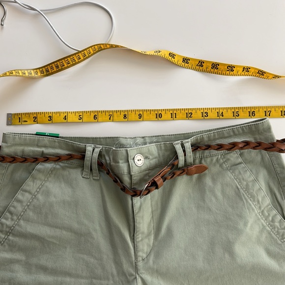 NWT Gloria Vanderbilt Violet Shorts Desert Sage Size 12 - Picture 3 of 4